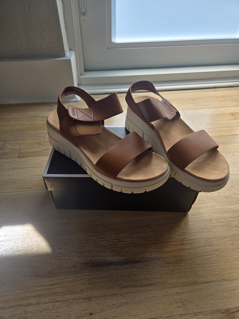 Women’s Brown Platform Sandals with Cushioned Sole